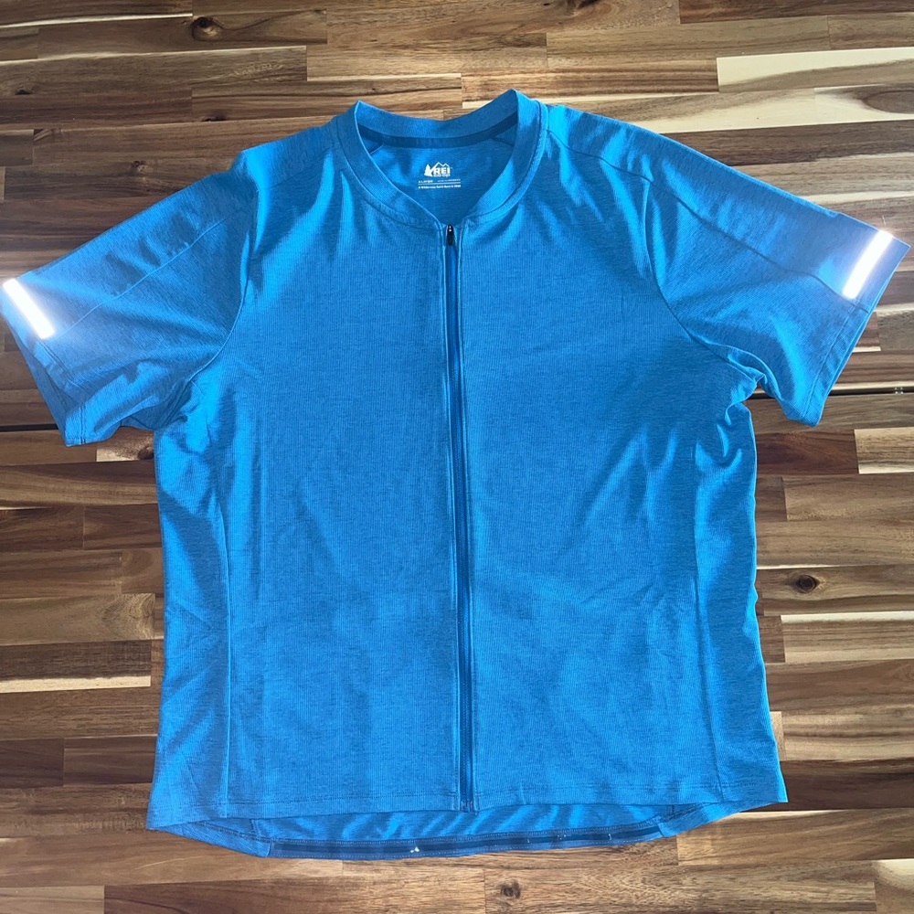 REI Men’s Cycling Shirt Size XL